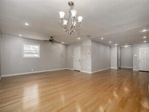 917 Warren Way in Richardson, TX - Building Photo - Building Photo