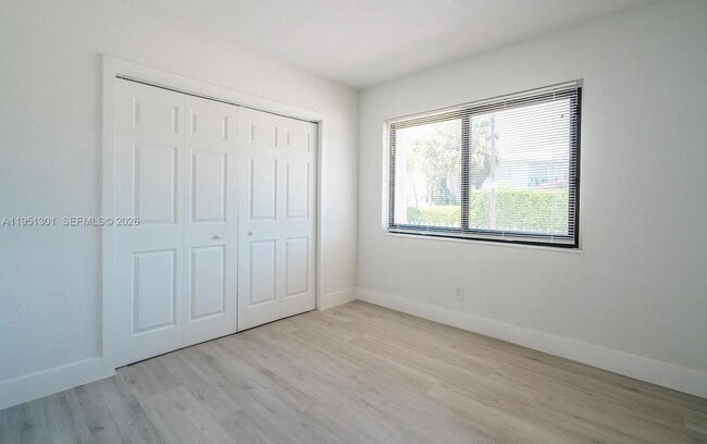 1248 Marseille Dr in Miami Beach, FL - Foto de edificio - Building Photo