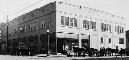 Hoff Mall in Mount Horeb, WI - Building Photo - Building Photo