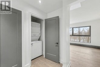 306 Riverside Dr in London, ON - Building Photo - Building Photo