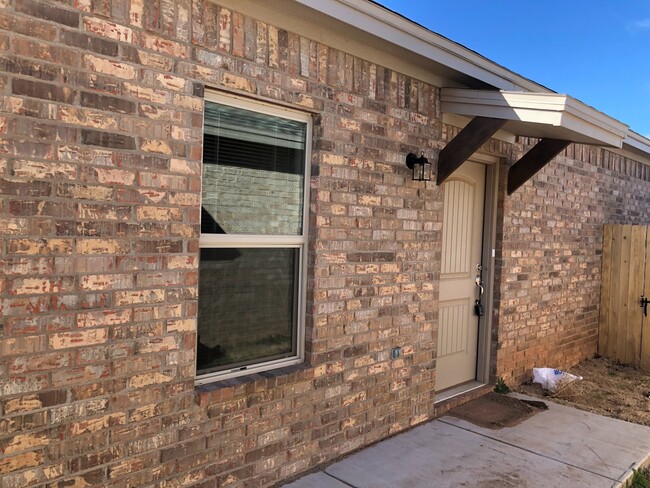 2026 102nd St in Lubbock, TX - Building Photo - Building Photo
