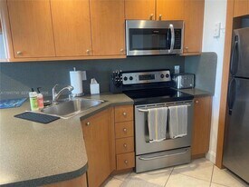 2900 NE 30th St in Fort Lauderdale, FL - Building Photo