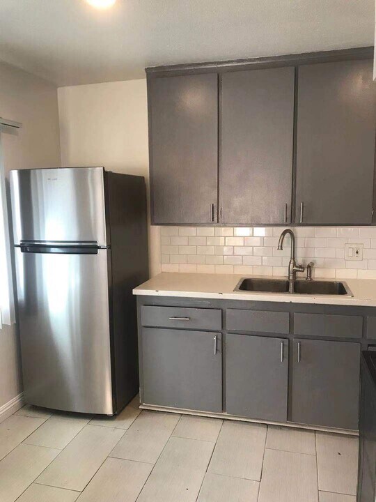 7722 Chapman Ave in Garden Grove, CA - Building Photo