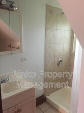 2855 E 82nd St in Chicago, IL - Building Photo - Building Photo