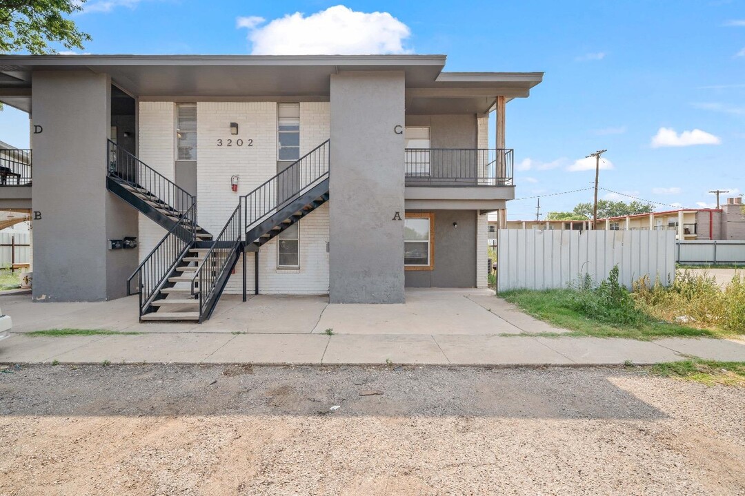 3202 Salisbury Ave in Lubbock, TX - Building Photo