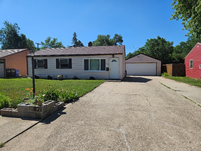 property at 821 E Tallent St