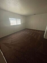15254 Sequoia St-Unit -#B in Hesperia, CA - Building Photo - Building Photo