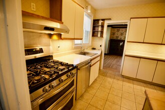 218-2 Pennsylvania Blvd, Unit Floor 2 in Pittsburgh, PA - Building Photo - Building Photo
