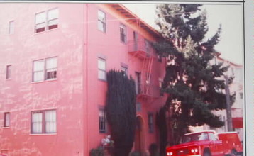 69 Glen Ave in Oakland, CA - Building Photo - Building Photo