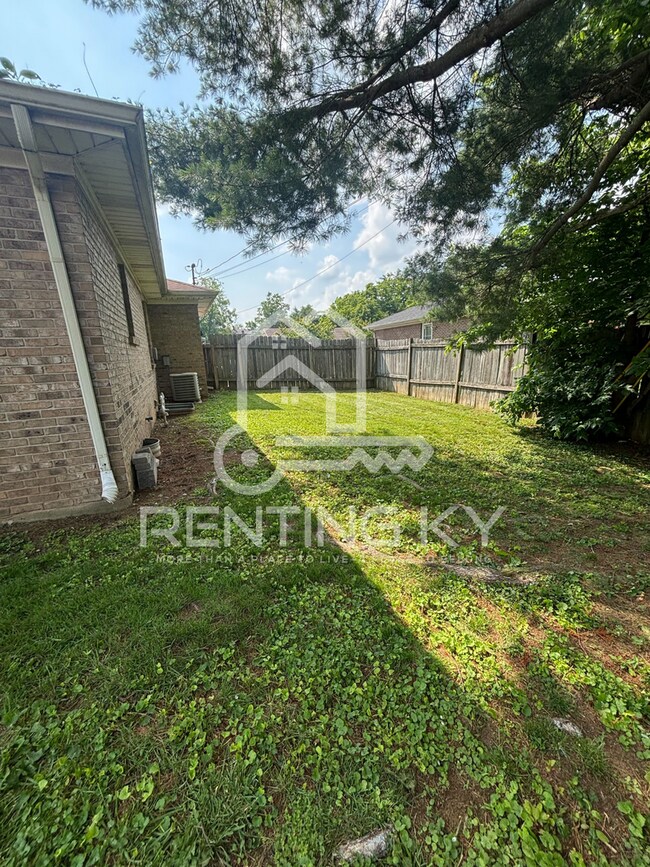 109-111 Evergreen Ct-Unit -111 in Nicholasville, KY - Foto de edificio - Building Photo