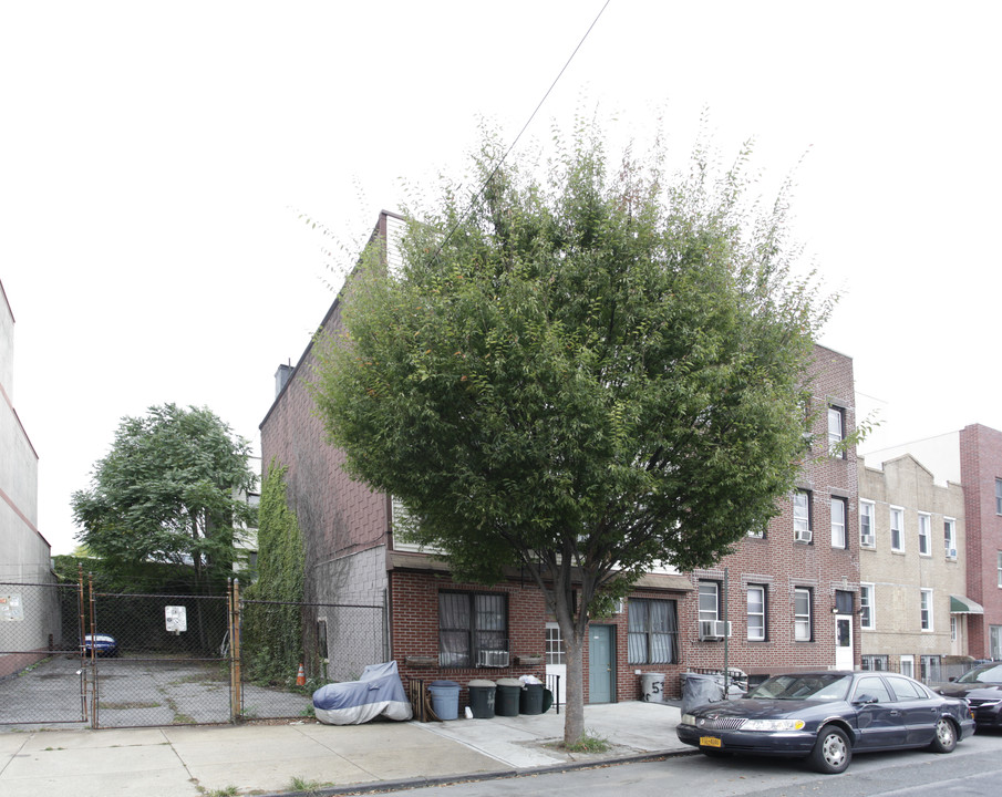 53 Withers St in Brooklyn, NY - Building Photo