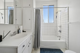 210 Corbett Ave in San Francisco, CA - Building Photo - Building Photo