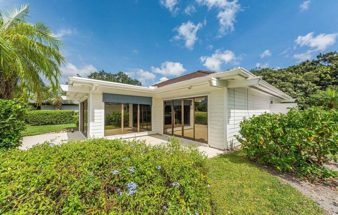 13867 Eastpointe Way in Palm Beach Gardens, FL - Building Photo