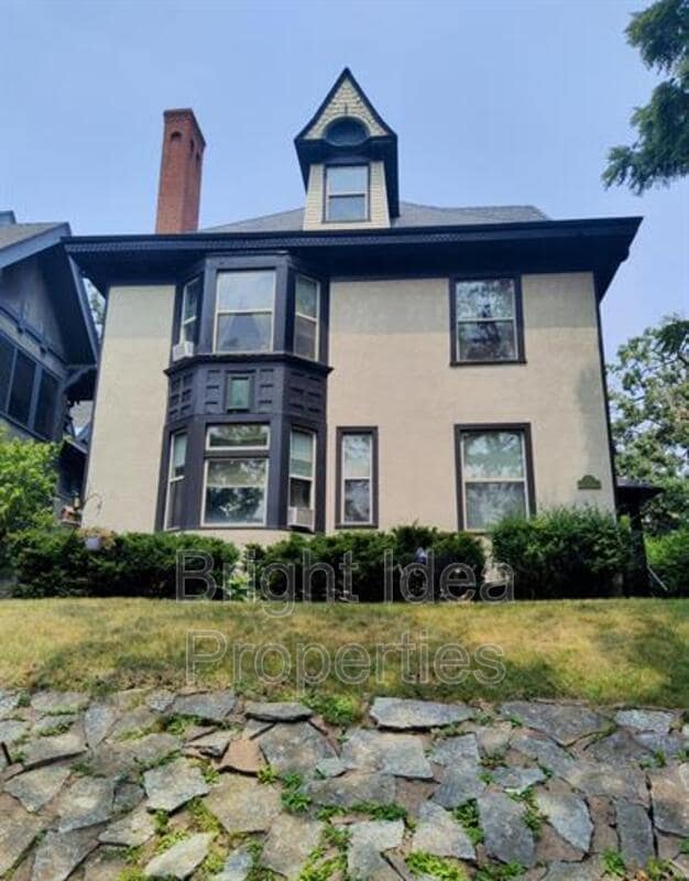 property at 583 Lincoln Ave