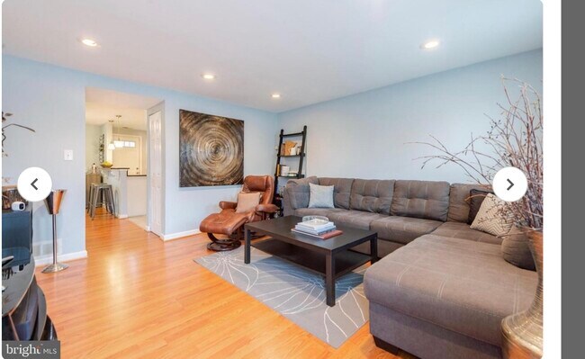 1234 E Madison St photo'