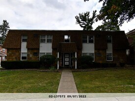 33 Stewart St, Unit Stewart 5 in Hubbard, OH - Building Photo