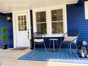 1327 Lake St in Lincoln, NE - Building Photo - Building Photo