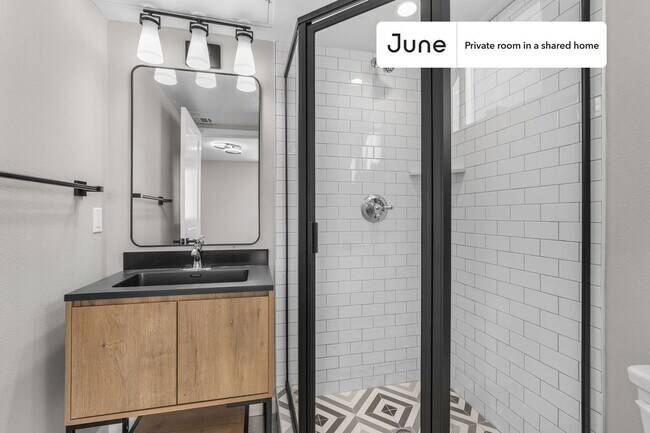 Room in Shared 5 bed/5 bath home in Los Angeles, CA - Foto de edificio - Building Photo