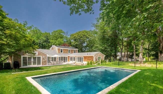 property at 5 Dogwood Ave