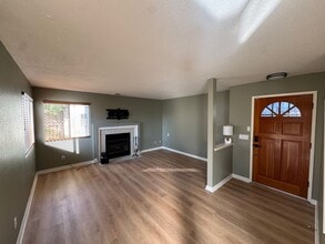 1371 Blossom Dr in Santa Maria, CA - Building Photo - Building Photo