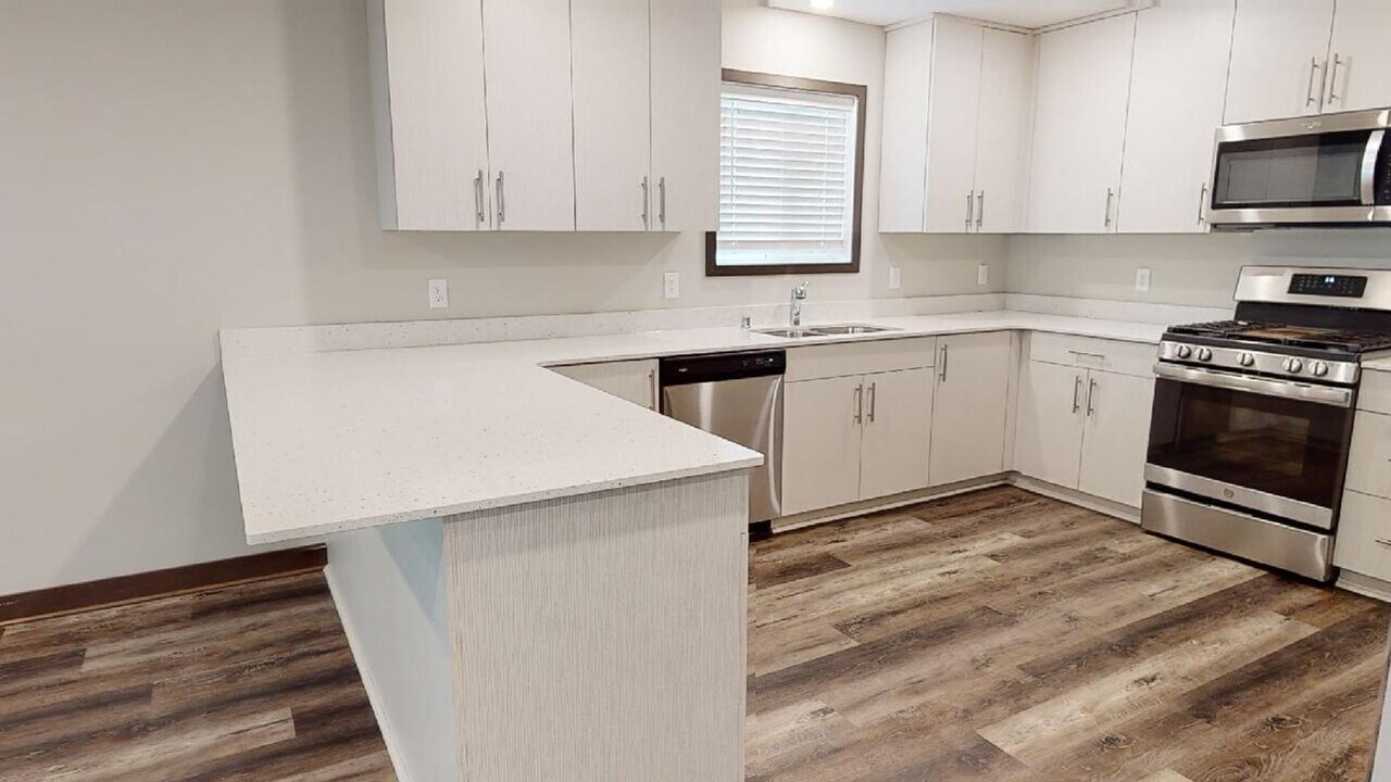 1076 14th Ave SE in Minneapolis, MN - Building Photo