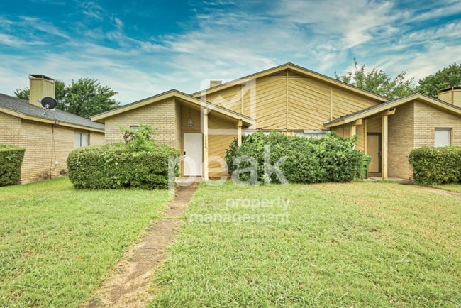 property at 2714 St George Pl