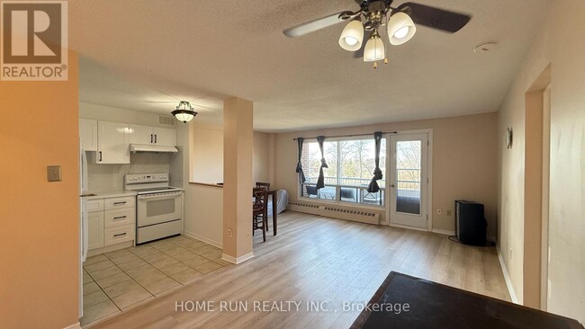 20-220 Chesterton Dr in Ottawa, ON - Building Photo - Building Photo