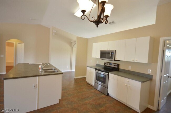 2248 NW 5th Terrace in Cape Coral, FL - Building Photo - Building Photo