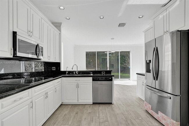 2508 Cardaman Ave in Hollywood, FL - Building Photo - Building Photo