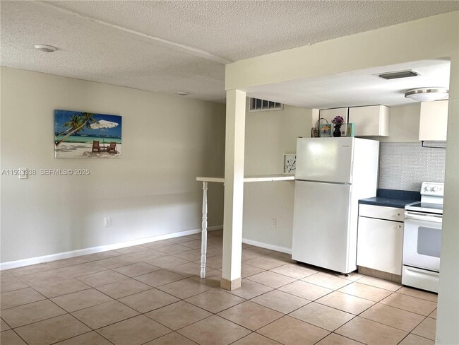 1209 N 17th Ave in Hollywood, FL - Building Photo - Building Photo