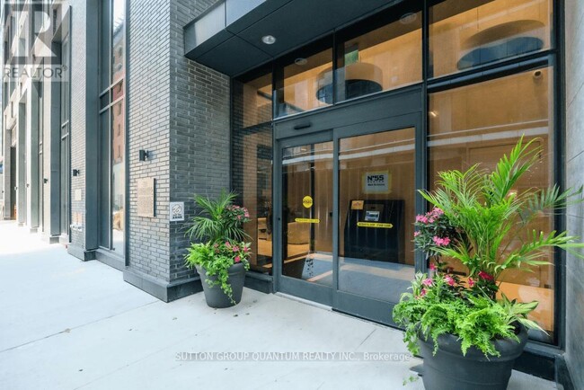 55-4855 Mercer St in Toronto, ON - Building Photo - Building Photo