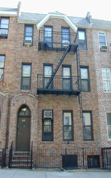 935 42nd St in Brooklyn, NY - Building Photo