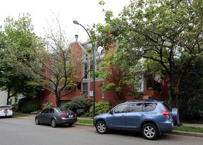 Oakview Terrace in Vancouver, BC - Building Photo