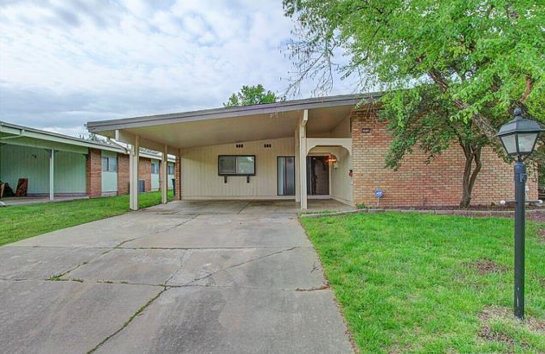 3608 E 48th Pl in Tulsa, OK - Building Photo