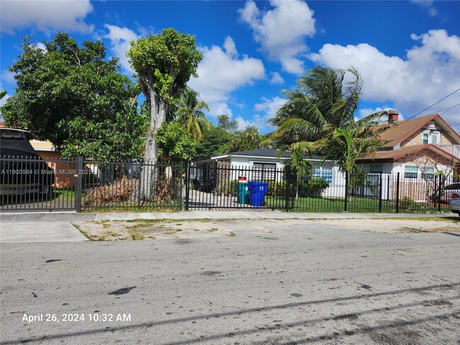 1934 NW 25th Ave