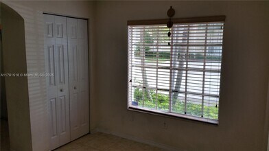 5923 Manchester Way in Tamarac, FL - Building Photo - Building Photo
