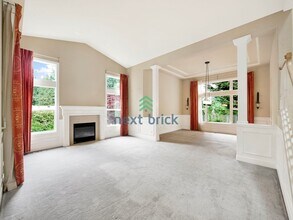 16602 SE 24th St in Bellevue, WA - Building Photo - Building Photo
