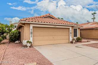 7568 W Kerry Ln in Glendale, AZ - Building Photo - Building Photo