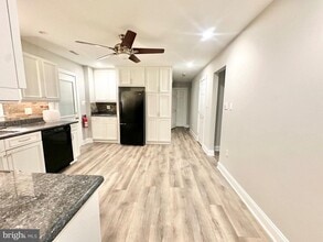 9 Beechwood Ave in Burlington, NJ - Building Photo - Building Photo