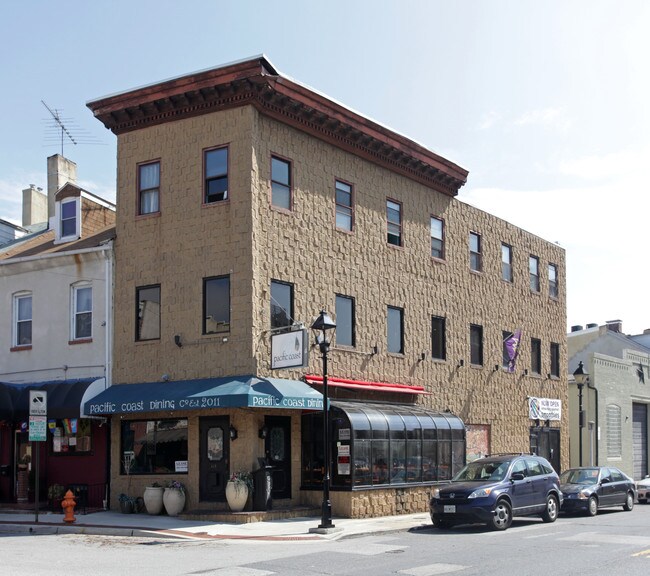 413 S High St