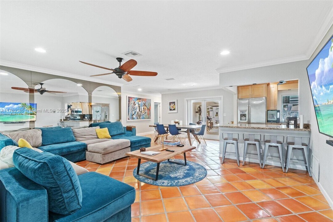 1424 Nautilus Is in Dania Beach, FL - Building Photo