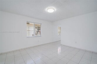 3437 SW 25th St in Miami, FL - Building Photo - Building Photo