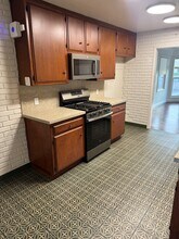 2230 Alta Vista Dr in Bakersfield, CA - Building Photo - Building Photo