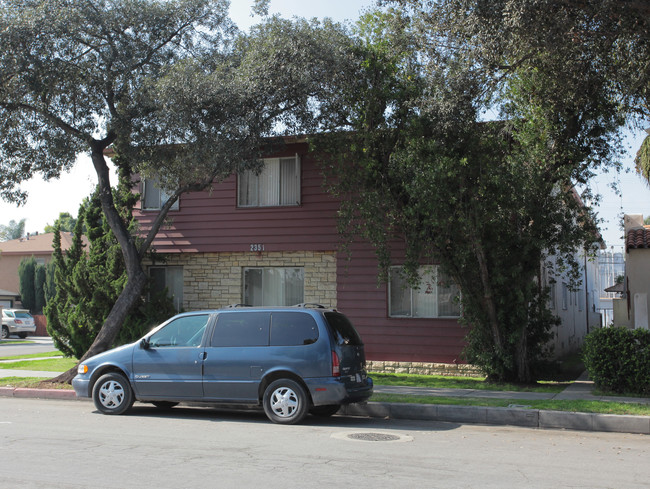 2351 Pine Ave in Long Beach, CA - Building Photo - Building Photo