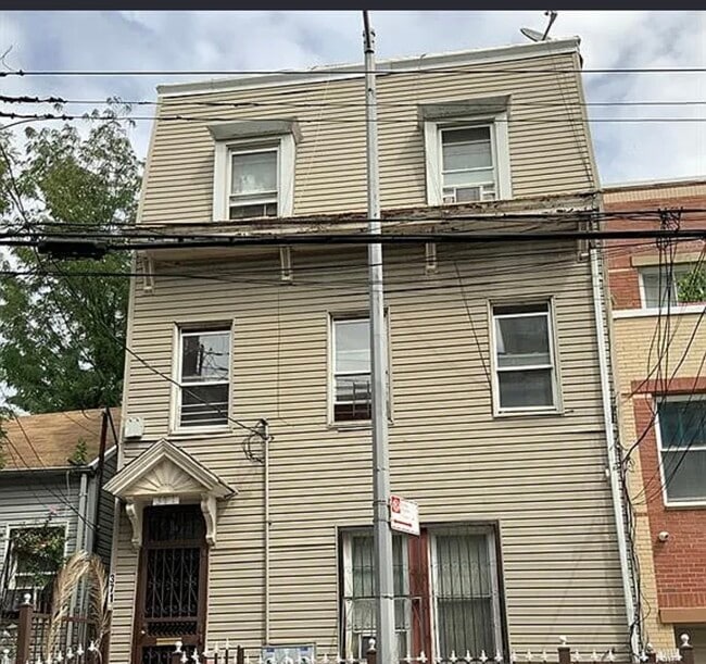 property at 371 E 159th St