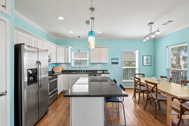 property at 3923 Reeves Dr