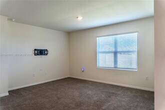 2025 Doe Run Dr in Davenport, FL - Building Photo - Building Photo