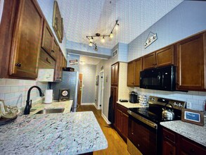 2002 Greene St in Columbia, SC - Building Photo - Building Photo