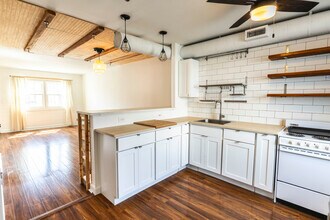 2222 Arctic Ave in Virginia Beach, VA - Building Photo - Building Photo