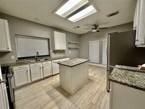 9327 Restover Ln in Houston, TX - Building Photo - Building Photo